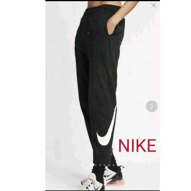 NIKE(ナイキ)のNIKE　ジョガーパンツ　スウェットパンツ　パンツ　ズボン　ジム　ダンス　 レディースのパンツ(クロップドパンツ)の商品写真