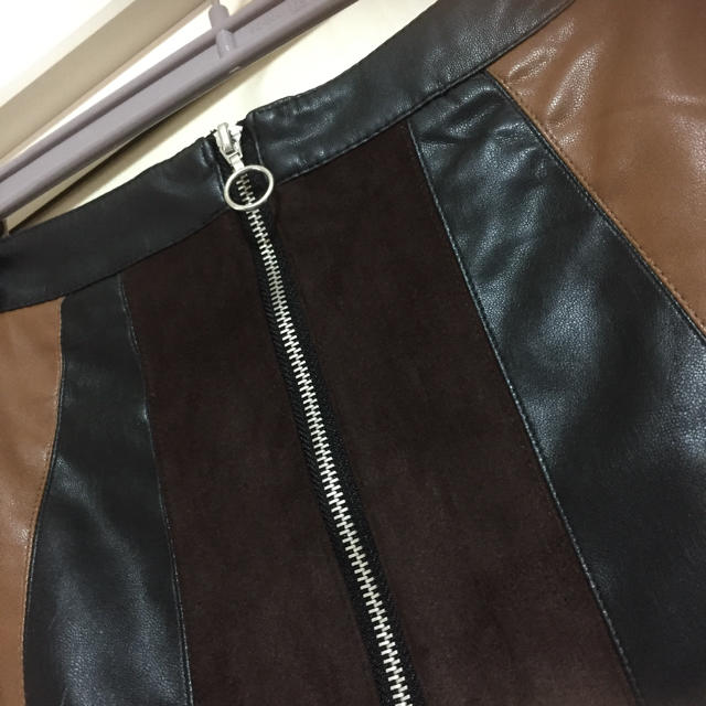 FOREVER 21(フォーエバートゥエンティーワン)のstradivarhusスカート レディースのスカート(ミニスカート)の商品写真