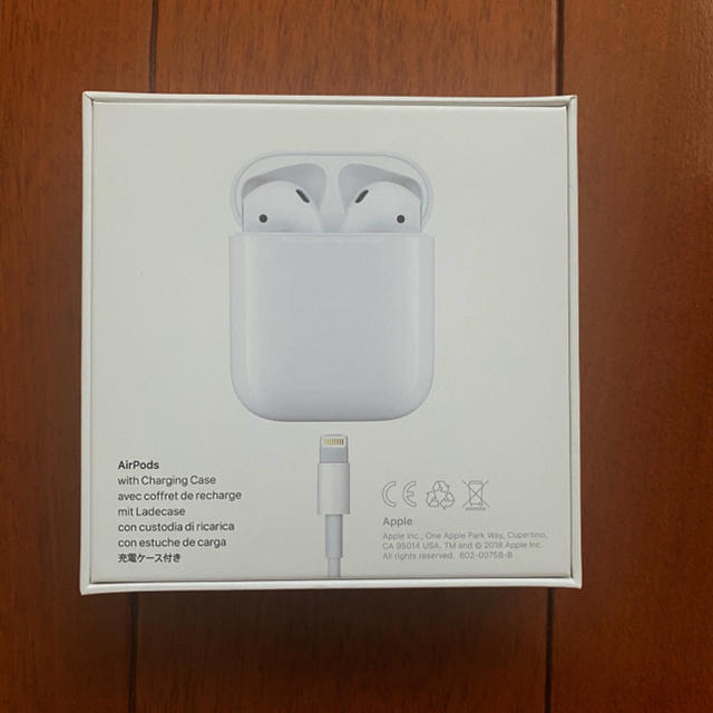 Apple(アップル)のAirPods 第2世代（エアポッド） スマホ/家電/カメラのオーディオ機器(ヘッドフォン/イヤフォン)の商品写真