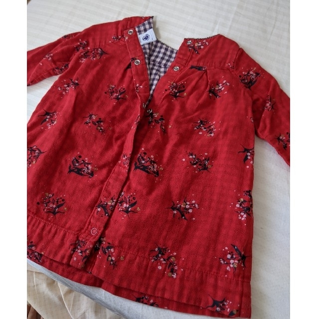 PETIT BATEAU(プチバトー)のプチバトー　赤　ダブルガーゼワンピース　74cm キッズ/ベビー/マタニティのベビー服(~85cm)(ワンピース)の商品写真
