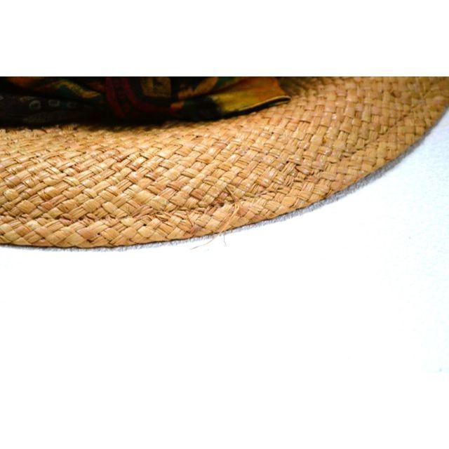 天然草で編まれたリボンがお洒落な夏の帽子