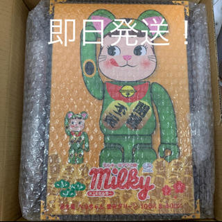 メディコムトイ(MEDICOM TOY)のBE@RBRICK 招き猫 ペコちゃん 蛍光グリーン 100％＆400％ (その他)