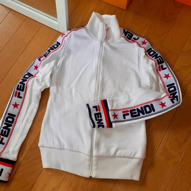 FENDI(フェンディ)のまー様専用　FENDI FILA パーカー レディースのトップス(パーカー)の商品写真