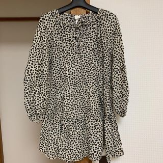 エイチアンドエム(H&M)の小花柄Aラインワンピース(ひざ丈ワンピース)