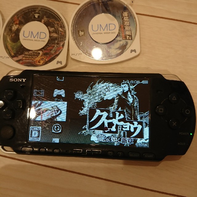 美品☆psp3000本体  黒  動作OK！充電器、バッテリー、メモリー付き