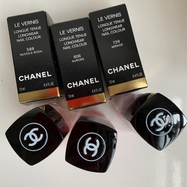 CHANEL(シャネル)のLE VERNIS LONGWEAR NAIL COLOUR おまけ有  コスメ/美容のネイル(マニキュア)の商品写真