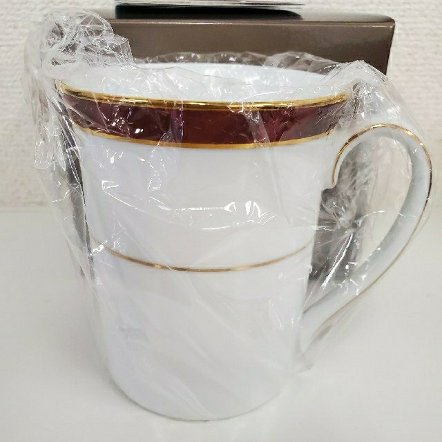 Noritake(ノリタケ)のNoritake(ノリタケ) マーブルレッド マグカップ インテリア/住まい/日用品のキッチン/食器(グラス/カップ)の商品写真