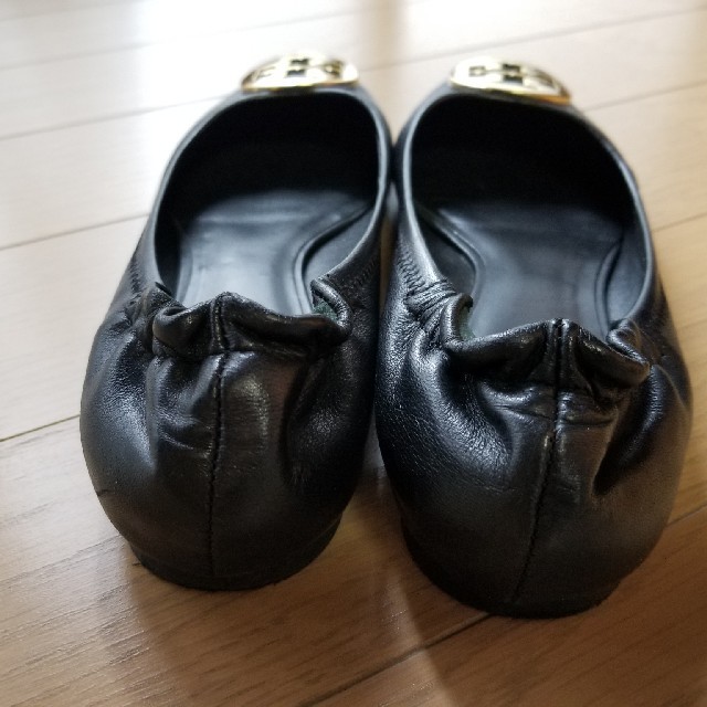 Tory Burch(トリーバーチ)のToryBurchレザーフラットバレーシューズ　サイズ7.5 レディースの靴/シューズ(ローファー/革靴)の商品写真