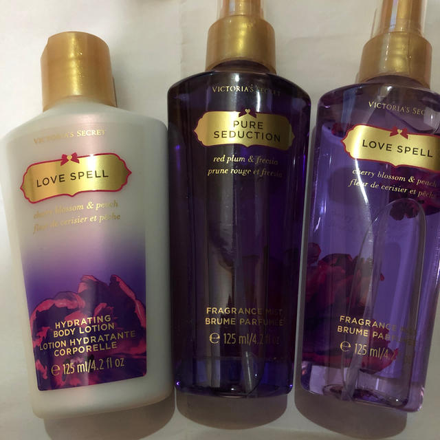 Victoria's Secret(ヴィクトリアズシークレット)のヴィクトリアシークレット　３本セット コスメ/美容のボディケア(ボディローション/ミルク)の商品写真