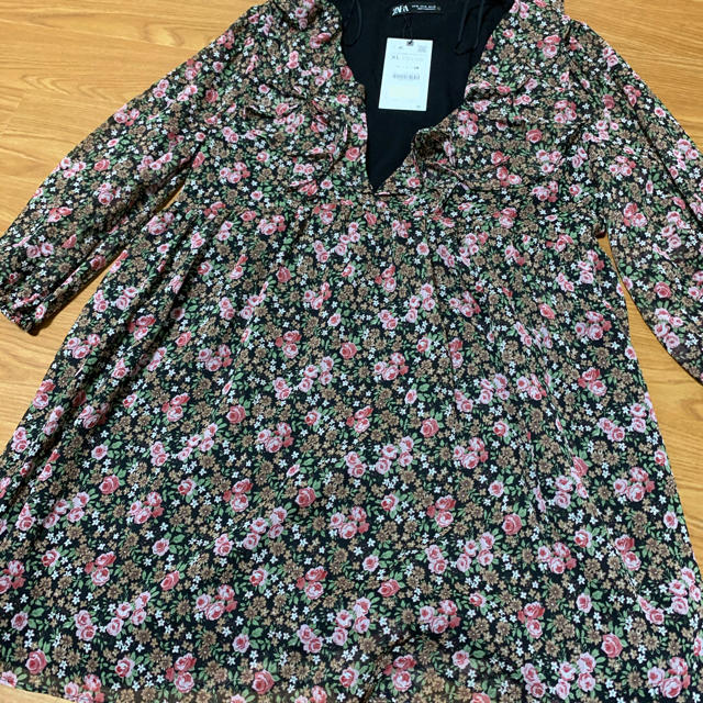 ZARA(ザラ)のZARA 正規品　再入荷未定　チュニック　ミニワンピース  花柄　 レディースのワンピース(ミニワンピース)の商品写真