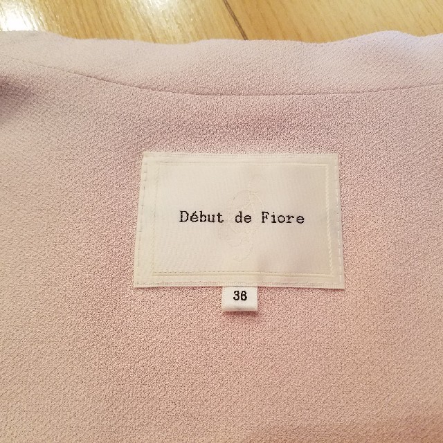 Debut de Fiore(デビュードフィオレ)のDebut de Fiore(デビュードフィオレ)ジャケット 36 レディースのジャケット/アウター(テーラードジャケット)の商品写真