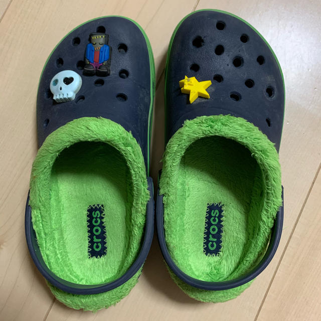 crocs(クロックス)のクロックス12C13 キッズ/ベビー/マタニティのキッズ靴/シューズ(15cm~)(サンダル)の商品写真