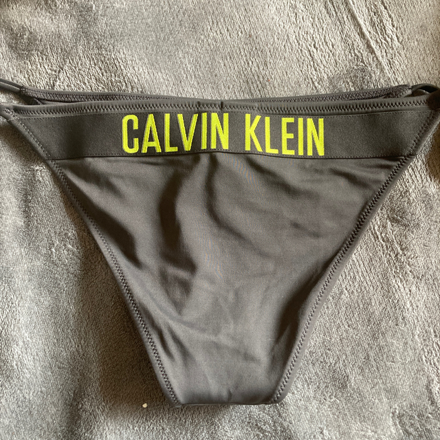 Calvin Klein(カルバンクライン)の【セール中】カルバンクライン　ビキニ　上下　水着 レディースの水着/浴衣(水着)の商品写真