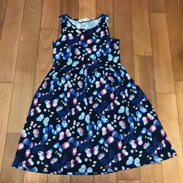 H&M(エイチアンドエム)のH&M  ワンピース　134/140サイズ キッズ/ベビー/マタニティのキッズ服女の子用(90cm~)(ワンピース)の商品写真