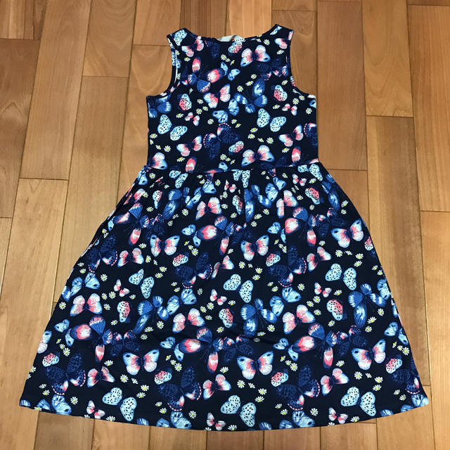 H&M(エイチアンドエム)のH&M  ワンピース　134/140サイズ キッズ/ベビー/マタニティのキッズ服女の子用(90cm~)(ワンピース)の商品写真