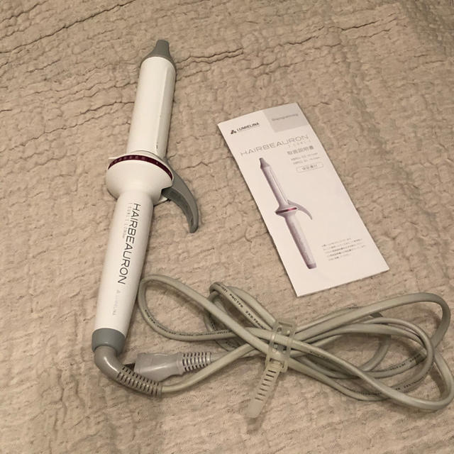 Lumiere Blanc(リュミエールブラン)のヘアビューロン 34.0mm スマホ/家電/カメラの美容/健康(ヘアアイロン)の商品写真