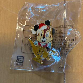 ディズニー(Disney)のディズニーシー 25周年 クリスマス チップ ピンバッジ 非売品(バッジ/ピンバッジ)