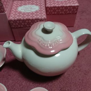 LE CREUSET - ル・クルーゼ、フラワーティーポットセット、プラス