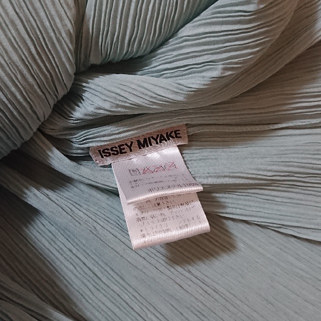 PLEATS PLEASE ISSEY MIYAKE(プリーツプリーズイッセイミヤケ)のイッセイミヤケ トップス レディースのトップス(シャツ/ブラウス(長袖/七分))の商品写真