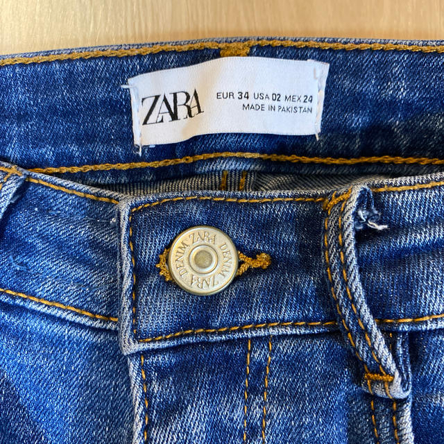 ZARA(ザラ)のZARA ザラ　デニム　ジーンズ　スキニー　34 レディースのパンツ(デニム/ジーンズ)の商品写真