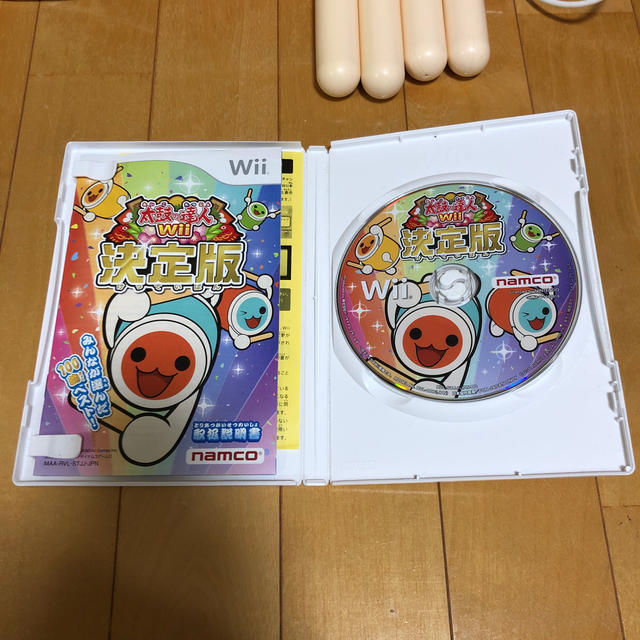 Wii(ウィー)の太鼓の達人Wii 決定版 Wii タタコンセット エンタメ/ホビーのゲームソフト/ゲーム機本体(家庭用ゲームソフト)の商品写真