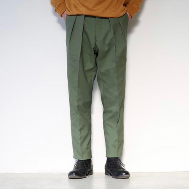 COMOLI(コモリ)の【NEAT】20ss Hopsack Tapaerd -OLIVE- メンズのパンツ(スラックス)の商品写真