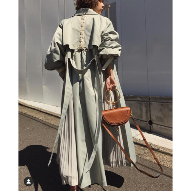 Ameri VINTAGE(アメリヴィンテージ)のameri BALLOON SLEEVE PLEATS TRENCH レディースのジャケット/アウター(トレンチコート)の商品写真