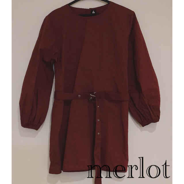 merlot(メルロー)の【merlot】美品　ベルト付きチュニック  ブラウス レディースのトップス(チュニック)の商品写真