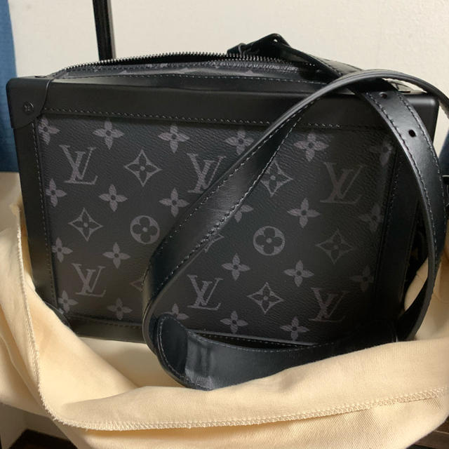 Louis Vuitton Sells $2,790 Bag with Very Large Holes - Racked