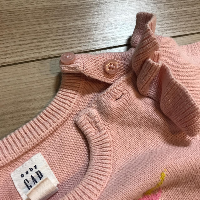 babyGAP(ベビーギャップ)のbabyGAP ベビーギャップ 70cm セーター 女の子 キッズ/ベビー/マタニティのベビー服(~85cm)(ニット/セーター)の商品写真