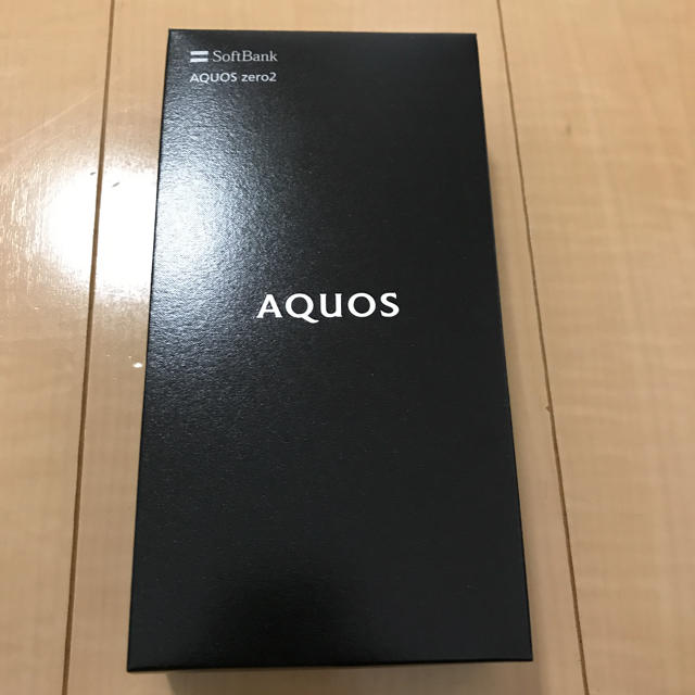 AQUOS(アクオス)のAQUOS zero2 アストロブラック ソフトバンク版 スマホ/家電/カメラのスマートフォン/携帯電話(スマートフォン本体)の商品写真