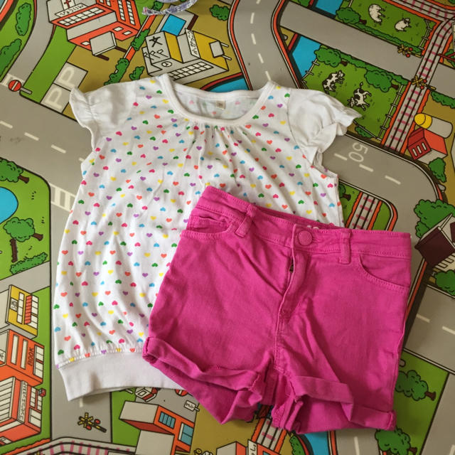 babyGAP(ベビーギャップ)の女の子セット キッズ/ベビー/マタニティのキッズ服女の子用(90cm~)(Tシャツ/カットソー)の商品写真