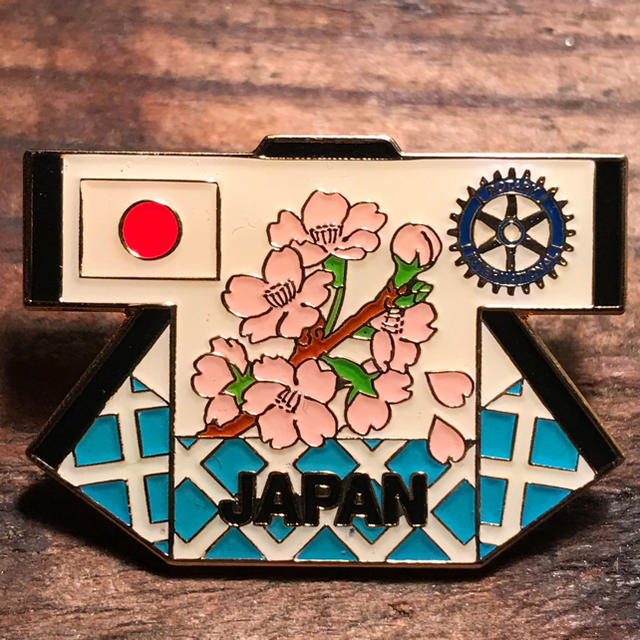 ROTARY GROUP(ロータリーグループ)の＊ ロータリークラブ 桜 国旗 エンブレム ピンバッジ PINS ✳︎  エンタメ/ホビーのおもちゃ/ぬいぐるみ(キャラクターグッズ)の商品写真