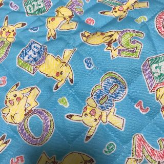 ポケモン(ポケモン)のポケモン　ピカチュウ　キルト　布　ハギレ(生地/糸)