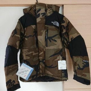 ザノースフェイス(THE NORTH FACE)の新品　未使用　ノースフェイス バルトロライトジャケット ウッドランドカモ　S(ダウンジャケット)