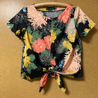 ザラ(ZARA)の【美品 訳あり】ZARA オリエンタル 花柄🌸カットソー🌼ウエスト結び🎀Ｓ(カットソー(半袖/袖なし))