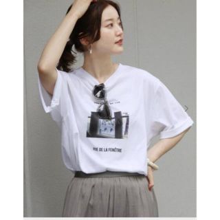 イエナ(IENA)のIENA Bonne Vie フォト Tシャツ(ホワイトA)(Tシャツ/カットソー(半袖/袖なし))