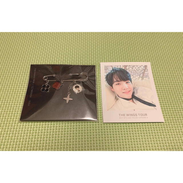 防弾少年団(BTS)(ボウダンショウネンダン)のユンギ{ブローチ} エンタメ/ホビーのタレントグッズ(アイドルグッズ)の商品写真