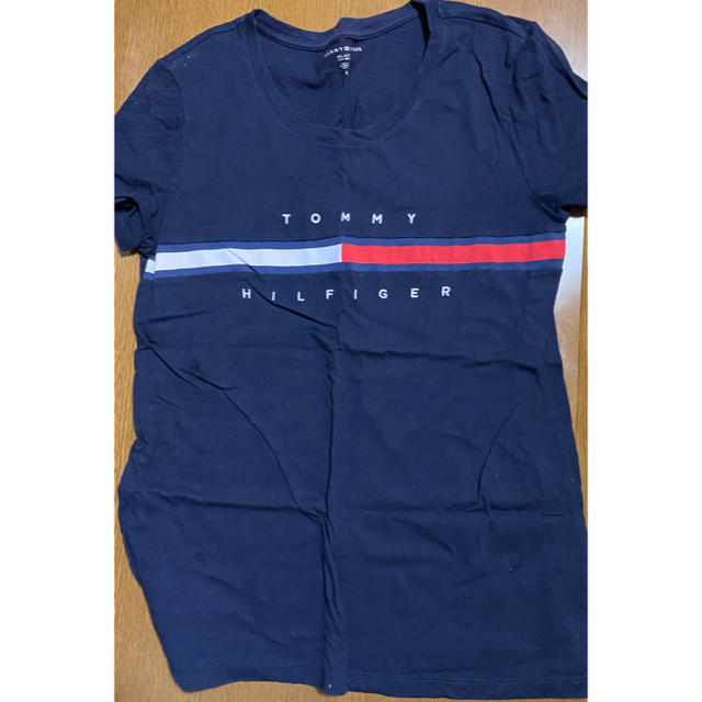 TOMMY HILFIGER(トミーヒルフィガー)のトミーフィルフィガー　Tシャツ レディースのトップス(Tシャツ(半袖/袖なし))の商品写真