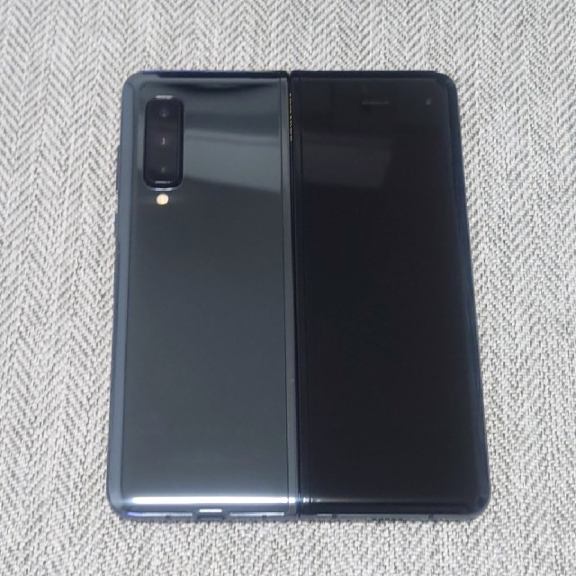 Galaxy(ギャラクシー)のGalaxy Fold 5G Cosmos Black 512GB スマホ/家電/カメラのスマートフォン/携帯電話(スマートフォン本体)の商品写真