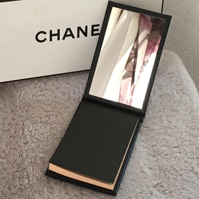 CHANEL(シャネル)のCHANELオイルコントロールpaper コスメ/美容のメイク道具/ケアグッズ(あぶらとり紙)の商品写真