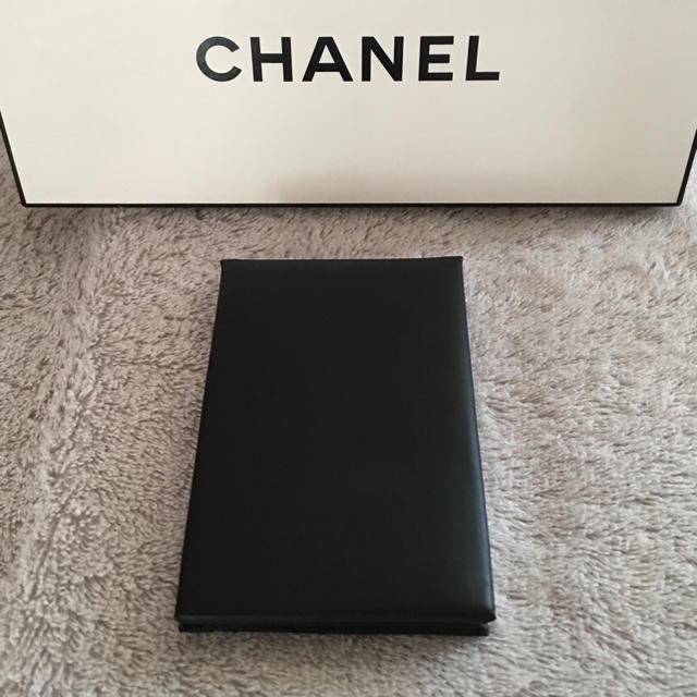 CHANEL(シャネル)のCHANELオイルコントロールpaper コスメ/美容のメイク道具/ケアグッズ(あぶらとり紙)の商品写真