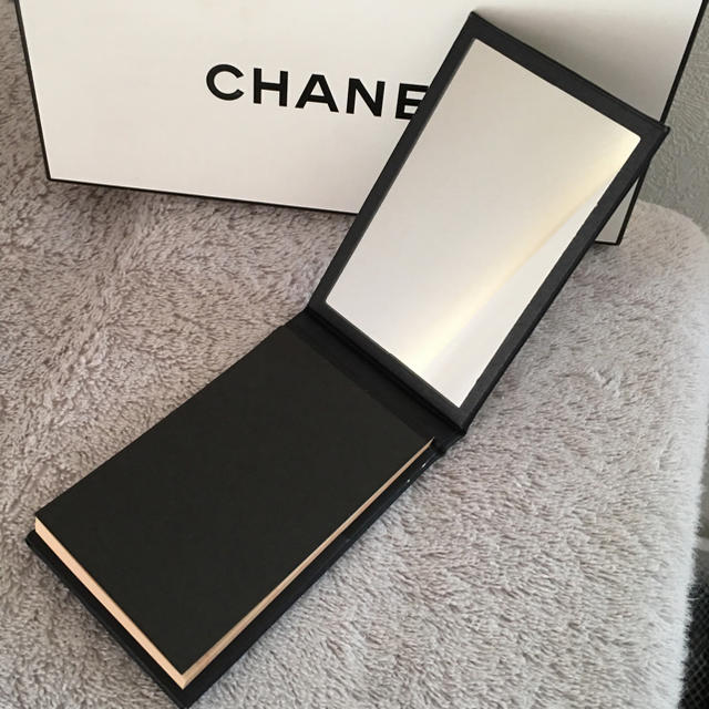 CHANEL(シャネル)のCHANELオイルコントロールpaper コスメ/美容のメイク道具/ケアグッズ(あぶらとり紙)の商品写真