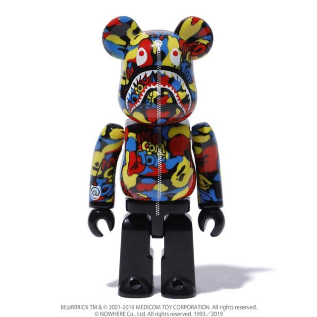 A BATHING APE(アベイシングエイプ)のBAPE CAMO SHARK BE@RBRICK 100% エンタメ/ホビーのおもちゃ/ぬいぐるみ(キャラクターグッズ)の商品写真