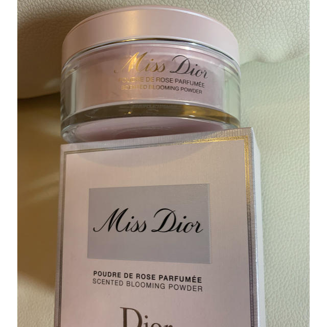 Christian Dior(クリスチャンディオール)のDiorミスディオールブルーミングボディパウダー ❤️新品未使用 コスメ/美容のボディケア(ボディパウダー)の商品写真