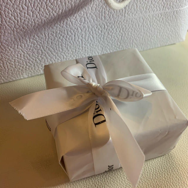 Christian Dior(クリスチャンディオール)のDiorミスディオールブルーミングボディパウダー ❤️新品未使用 コスメ/美容のボディケア(ボディパウダー)の商品写真