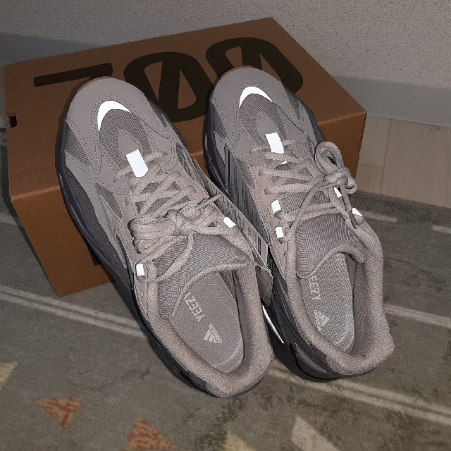 adidas yeezy 700 v2 tephra(FU7914) メンズの靴/シューズ(スニーカー)の商品写真