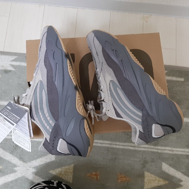 adidas yeezy 700 v2 tephra(FU7914) メンズの靴/シューズ(スニーカー)の商品写真