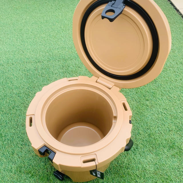 アイスランドクーラー ウォータージャグ 2.5ガロン アイスバケット tan