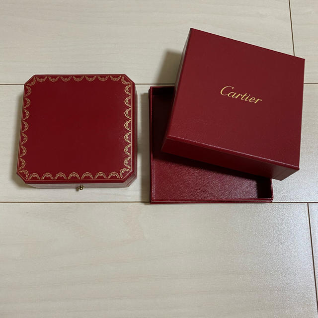 Cartier(カルティエ)のカルティエ　ネックレス　箱 レディースのバッグ(ショップ袋)の商品写真